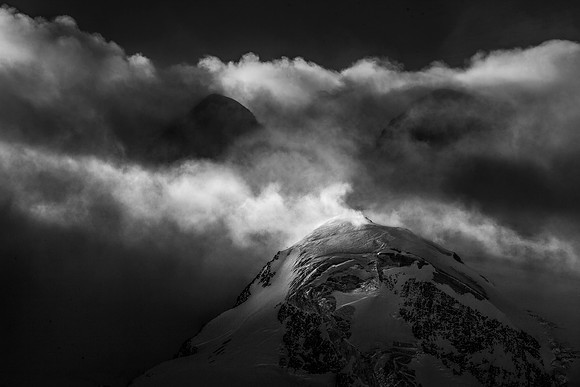 Severe winds over the Monte Rosa