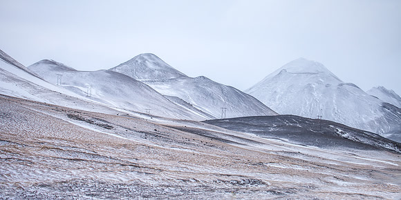 Mountains sketched by the strong winds
